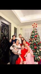 Karla Estrada Instagram - Malipayun nga kapaskuhan ha tanan!❤️ 
🎄🎄🎄🎄🎄🎄🎄🎄🎄🎄🎄🎄🎄🎄