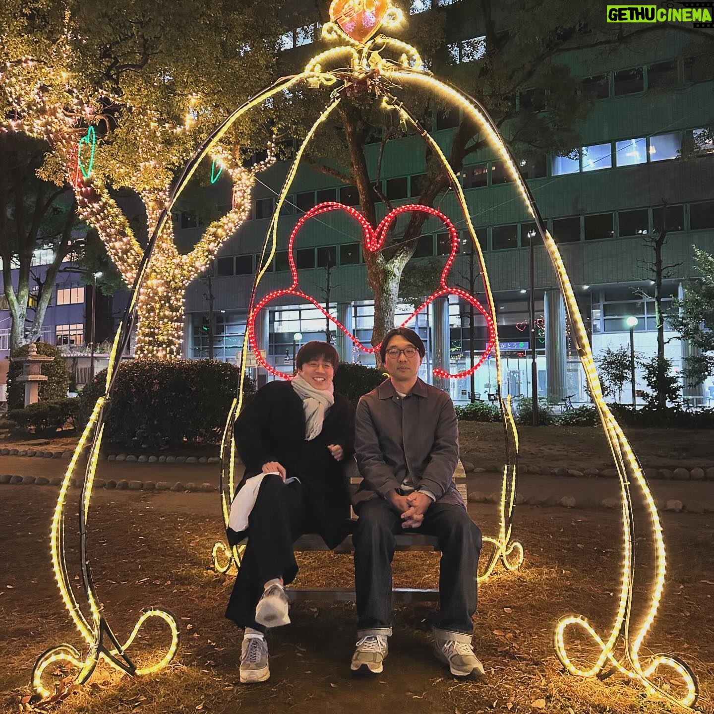 Asami Mizukawa Instagram - リムジンが終わってぽけ〜っとしてたらもう年の瀬やん🫨
リムジンを観に来てくださった皆様、本当にありがとうございました。
私自身この作品に参加できて色々な発見と気づきがあり、もっともっとお芝居を味わいたいと思いました。
とりあえず大好きなみんなで回った地方公演の写真を沢山載せておこっと🤗