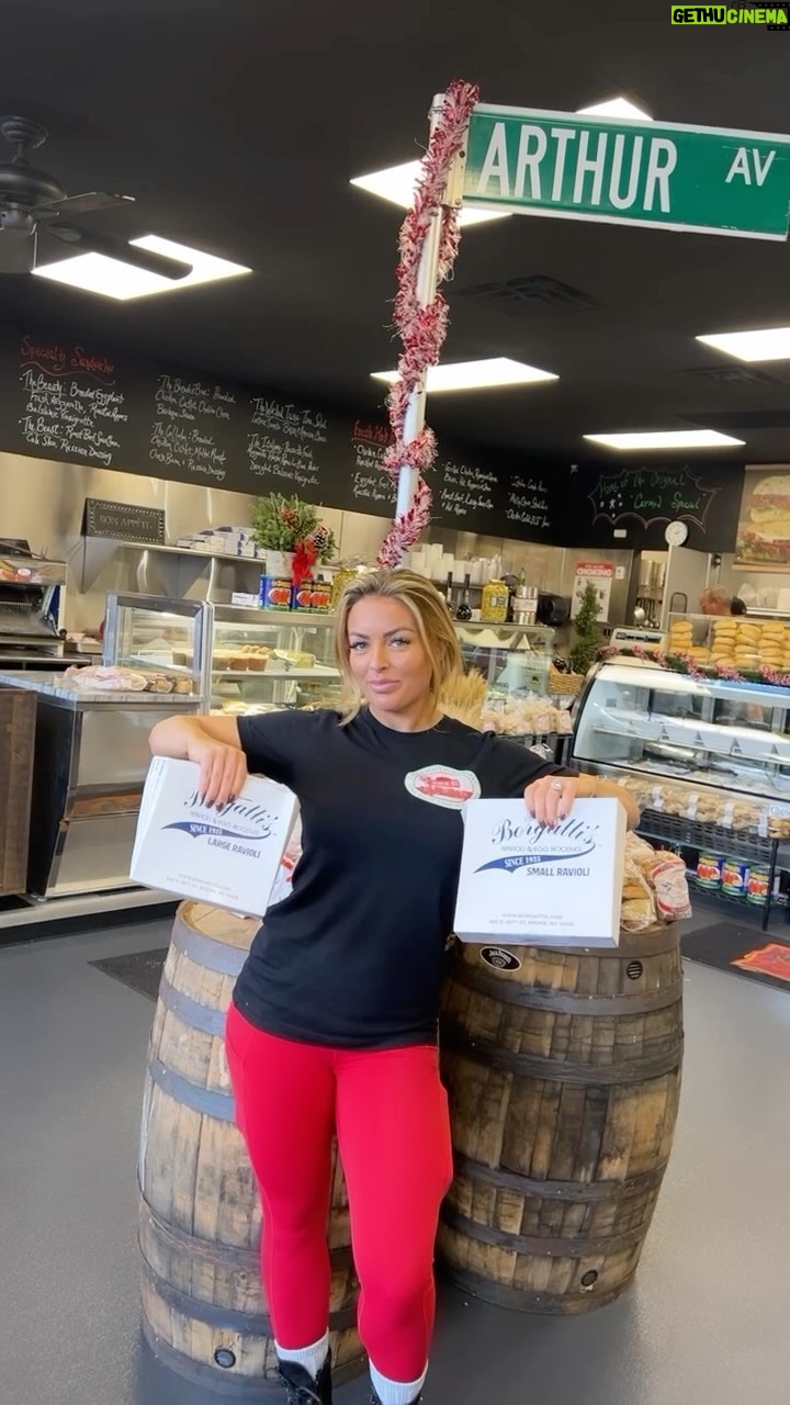 Mandy Rose Instagram - Itβs holiday season! Come get your @borgattis raviolis ππ€πΌ
.
.
.
.
#mangia #arthuravenue #borgatti #arthurave #arthuravedeli #arthuravenuedeli #deli #mahopac #ny #newyorkfood #nyeats #newyorkeats