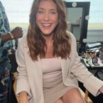 Kate Walsh Instagram - @CrepeErase is my go-to magic to repair both my body & soul! 💛✨   Then throw in a little @TedGibson & @SergioWastaken and all is right in my world 🙏 The #CrepeErase Advanced Body Repair formula hydrates skin up to 72 hours (aka 3 days people!) and I’m obsessed 

#CrepeEraseBrandAmbassador #Sponsored #GRWM