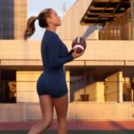 Kinsey Wolanski Instagram - Excited to be hosting a new series In sports and I cannot wait to share with you guys ❤️ 

#football #sports #girls #nfl #superbowl