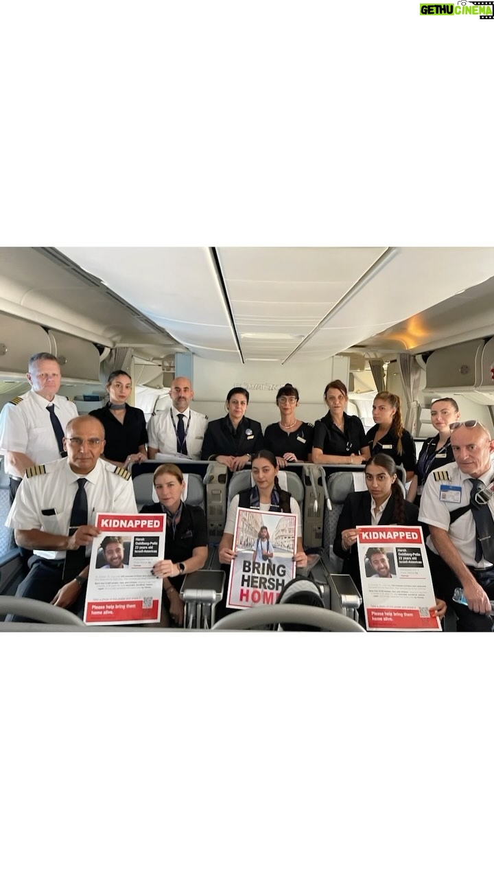 Mayim Bialik Instagram - Repost @bring.hersh.home: We can’t wait for Hersh to come home and be on this flight himself. In the meantime, we wanted to make sure everyone on the plane knew his story.
We are praying for Hersh’s safe return home, even from miles high in the sky.
#bring_hersh_home
#BringThemHomeNow