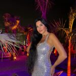 Lamitta Frangieh Instagram - Sending you warm wishes , may this new year bless you with health,wealth & happiness 💫🙏

Happy new year amore @mariafrancescadiscipio 🤍
& the beautiful venue @bebeachdxb 
.
.
#newyear #dubai #happynewyear #lamittafrangieh