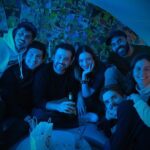 Regina Blandón Instagram – 🎶Qué bonito este convivio Fum fum fum🎶
Les amo, mis vidas @salvador_so @mseptien @jerryvelazquez @gustavoegelhaaf 🇬🇧 meeeeeh.
Fotos beias de @salvador_so