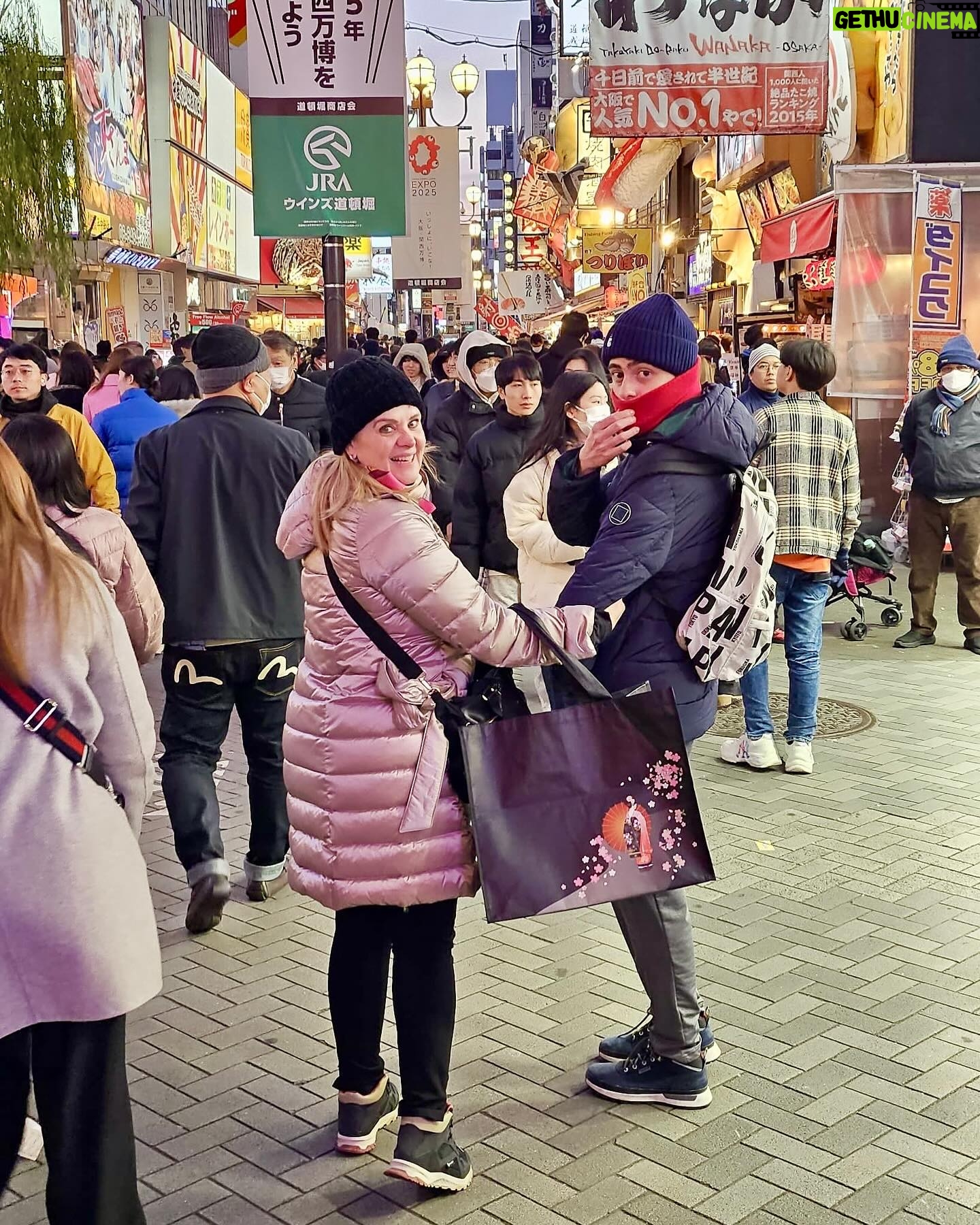 Erika Buenfil Instagram - Viajes extraordinarios con mi persona favorita. @nico.buenfil #Osaka