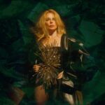 Kylie Minogue Instagram - Who’s got their Kylie Wine at the ready for when the clock strikes midnight?! I can’t thank you all enough for your support during this whirlwind of a year … Cheers 2023! 🥂🌟