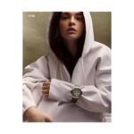 Fabiola Guajardo Instagram - El tiempo siempre será el mejor maestro. Es quien da las mejores enseñanzas en el camino hacia el éxito y la felicidad, y si alguien es consciente de ello es @fabiolagdo.

“Tener algo que me recuerde lo mucho que vale el tiempo, hace que no me permita perderlo, y eso es para mi lo más poderoso. Es mi tipo de tatuaje.”

Fascinada por la maquinaria, la estética e innovación de @hublotmx, la actriz mexicana se acompaña de la marca como un testimonio de madurez y crecimiento.

Encuentra la entrevista completa en edición impresa.

Créditos: 
Director Editorial: @gerardangulo 
Realización: @sergiovalenzuelach
Maquillaje: @salvadorgonzalezmakeup
Peinado: @gabiokka
Asistente de moda: @vanecl.__
Producción: @fer_ca
Video: @imalexgaar
Locación: @estudio.maza 
Entrevista: Ximena Larrauri