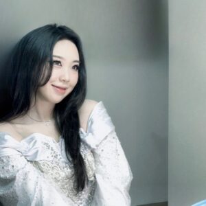Lee Young-ji Instagram - 필터 좀 끼면 괜히 사연있어보임 ㅋㅋ
