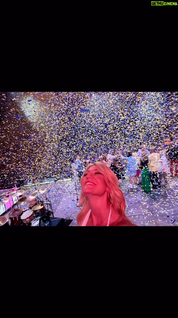 Katherine McNamara Instagram - Each year gives us a gift, a lesson, a bit of growth - Looking back, 2023 was about reconnecting: ✨
With people I love
With who I am
With where I am headed
With what I want
With my goals
With my family
With my community
With what’s important
With what’s lasting
Thanks for all the love, lessons, and laughs. #2023Recap
Here’s to more in ✨2024✨! #HappyNewYear 🤍🥂