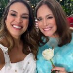 Susana Vieira Instagram – Obrigada É de Casa. É uma alegria terminar o ano ao lado de tantas pessoas queridas, que eu admiro e guardo no coração! Estou feliz! 
Que venha 2024! 🤍✨