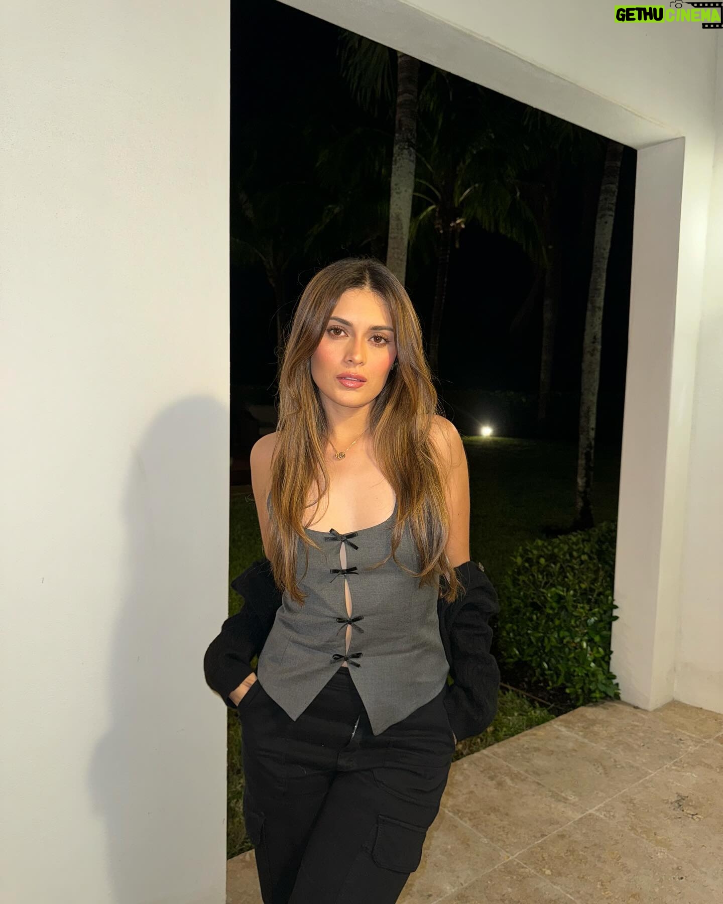 Daniela Calle Instagram - 2023: gracias, fuiste increíble ❤️🔥
2024: sé que lo mejor está por llegar😍