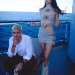 Macarena Achaga Instagram – vivimos en el futuro 🥹 y aquí en Australia ya es 1ero de enero -desde hace rato- y no podría pedir nada más que tener a mis personas favoritas todas juntas 💕💕💕 
gracias por acompañarnos en otro año de huracán macarena 🌪️

@santiagoachaga & @ren.soifer todo es mejor con ustedes 💘
