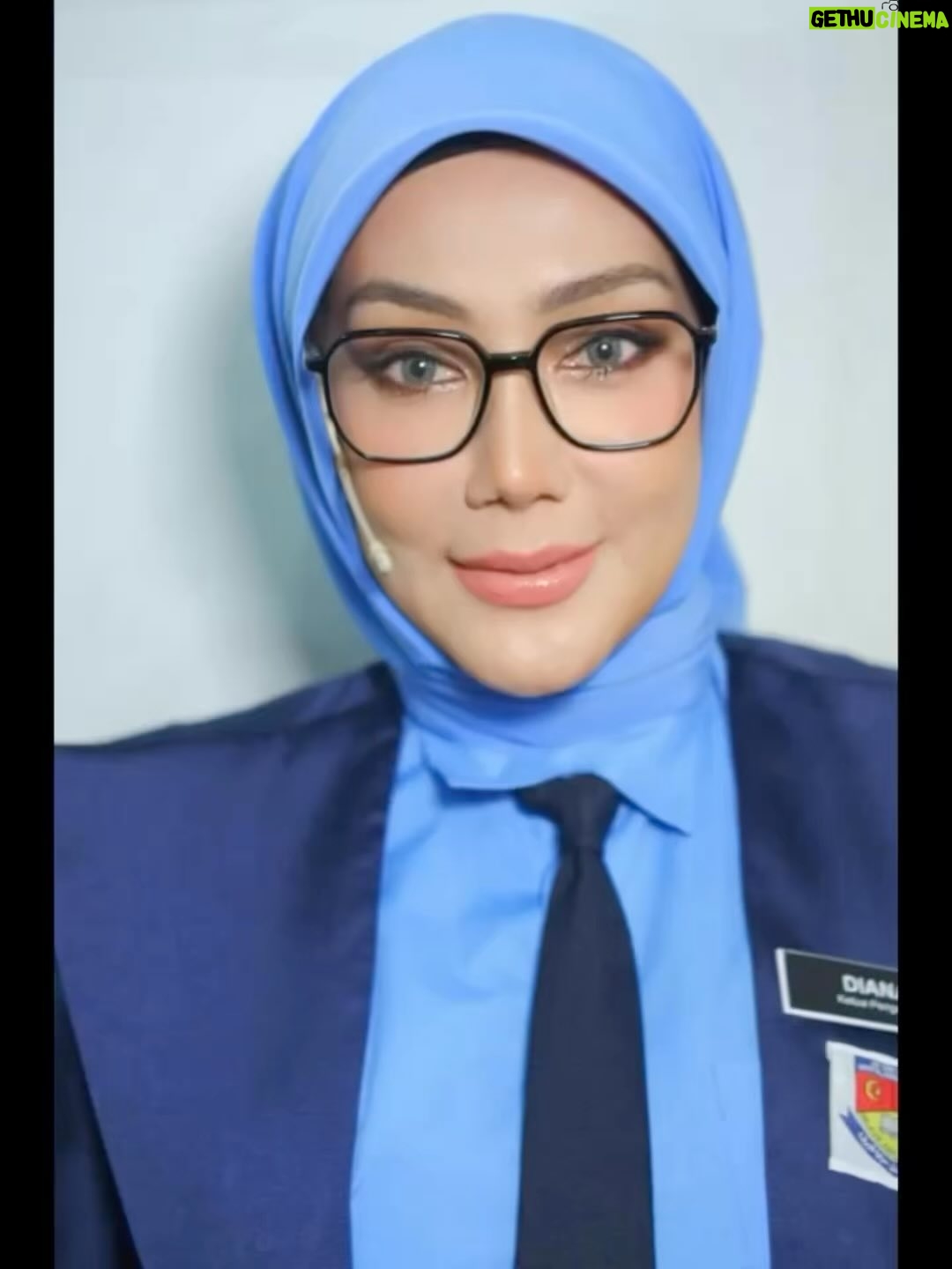 Erra Fazira Instagram - FENINNNN.. π₯΄π€―
Suara tukar tukar ekkk tiap minggu..!! π«€π
Uolz.. cer kasi hint sikitttt..
Siapa behind the mask???π«£π .
.
#masksingermalaysia
#temawayang
#newyear .
.
Diana from #film JANJI DIANA
π@khuntumn
π @jijiezainal