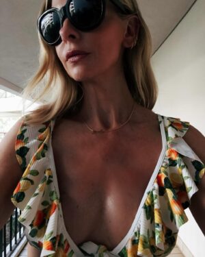 Sarah Michelle Gellar Instagram - If I’ve left you unread…. Here is why. Vacation photo dump part one