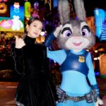 Victoria Song Instagram - 和朱迪一起💕
#疯狂动物城 #zootopia 
#上海迪士尼 #shanghaidisneyland