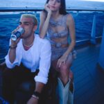 Macarena Achaga Instagram – vivimos en el futuro 🥹 y aquí en Australia ya es 1ero de enero -desde hace rato- y no podría pedir nada más que tener a mis personas favoritas todas juntas 💕💕💕 
gracias por acompañarnos en otro año de huracán macarena 🌪️

@santiagoachaga & @ren.soifer todo es mejor con ustedes 💘