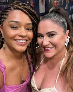 Juliana Alves Instagram - Que noite! 
Evento do querido @pretinhodaserrinha com participações mais que especiais. Muita gente de respeito em uma estrutura maravilhosa! Finalmente consegui ir, depois muitas quintas de trabalho até tarde!
Depois, show dela que eu sou muito fã! Sempre que posso vou, ela me emocionou no Rock in Rio e se supera cada vez mais! Ta um absurdo de bom o Samba da @mariaritaoficial e já tô ansiosa pro novo álbum dela!
Obrigada por tanta entrega, mariarita

@evandrorius obrigada!!! Você arrasa! Quero você na Sapucaí! ☺️🙌🏾✨✨✨✨✨✨