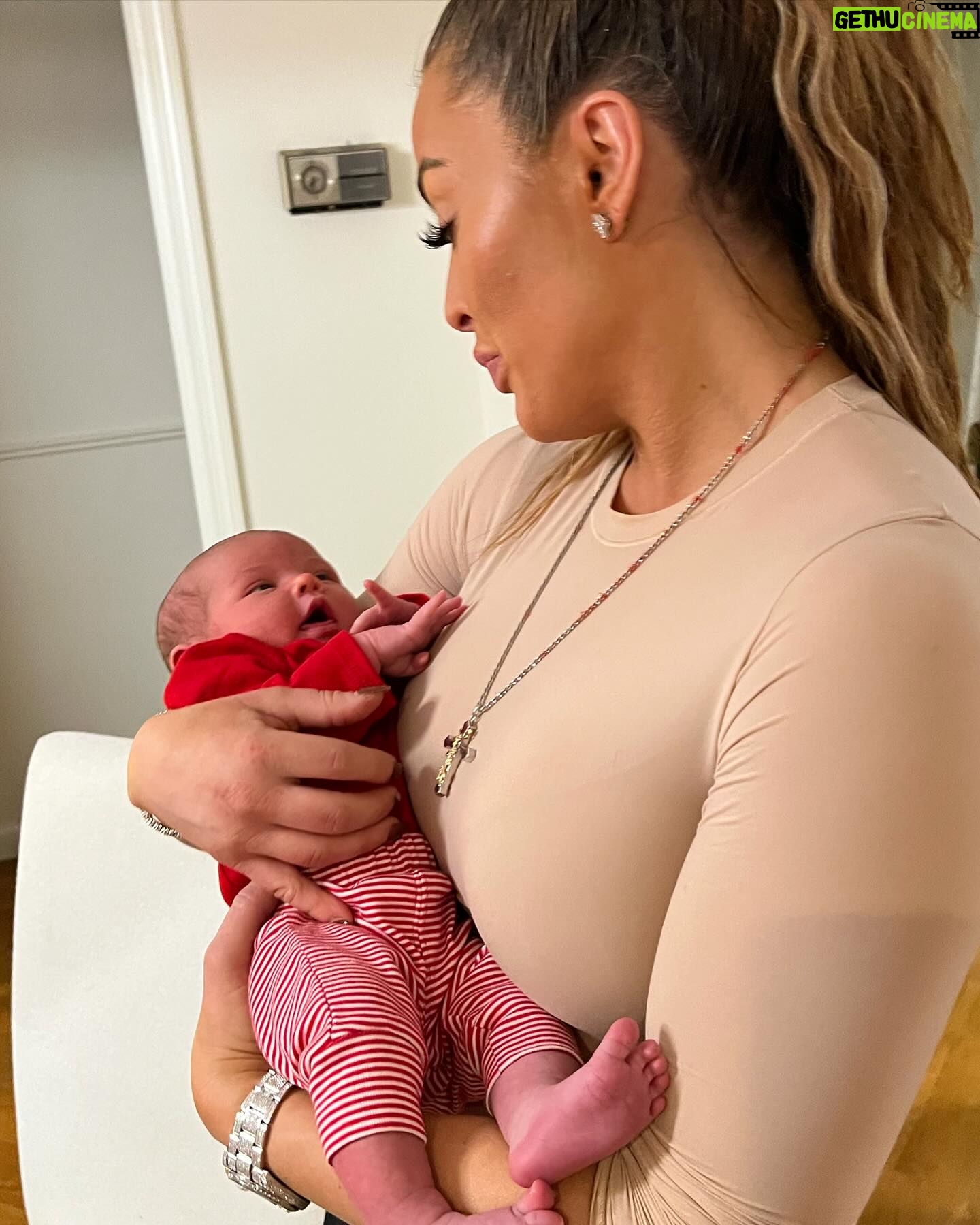 Mandy Rose Instagram - Holiday Dump πππ§βπππ»β€οΈ
Such an amazing holiday the last couple weeks spending time with my loved onesπ₯°
This year was really good to me π₯Ή Iβve been so blessed being able to be close to my family again after being on the road for 8 years. Life is too short, and honestly after losing a loved one so close to me, sometimes you have to sit back and really enjoy the little things and hold your loved ones close because you just never know. β€οΈππ»
Bringing in the New Year with gratitude, positivity and peace βπ»π«ΆπΌ