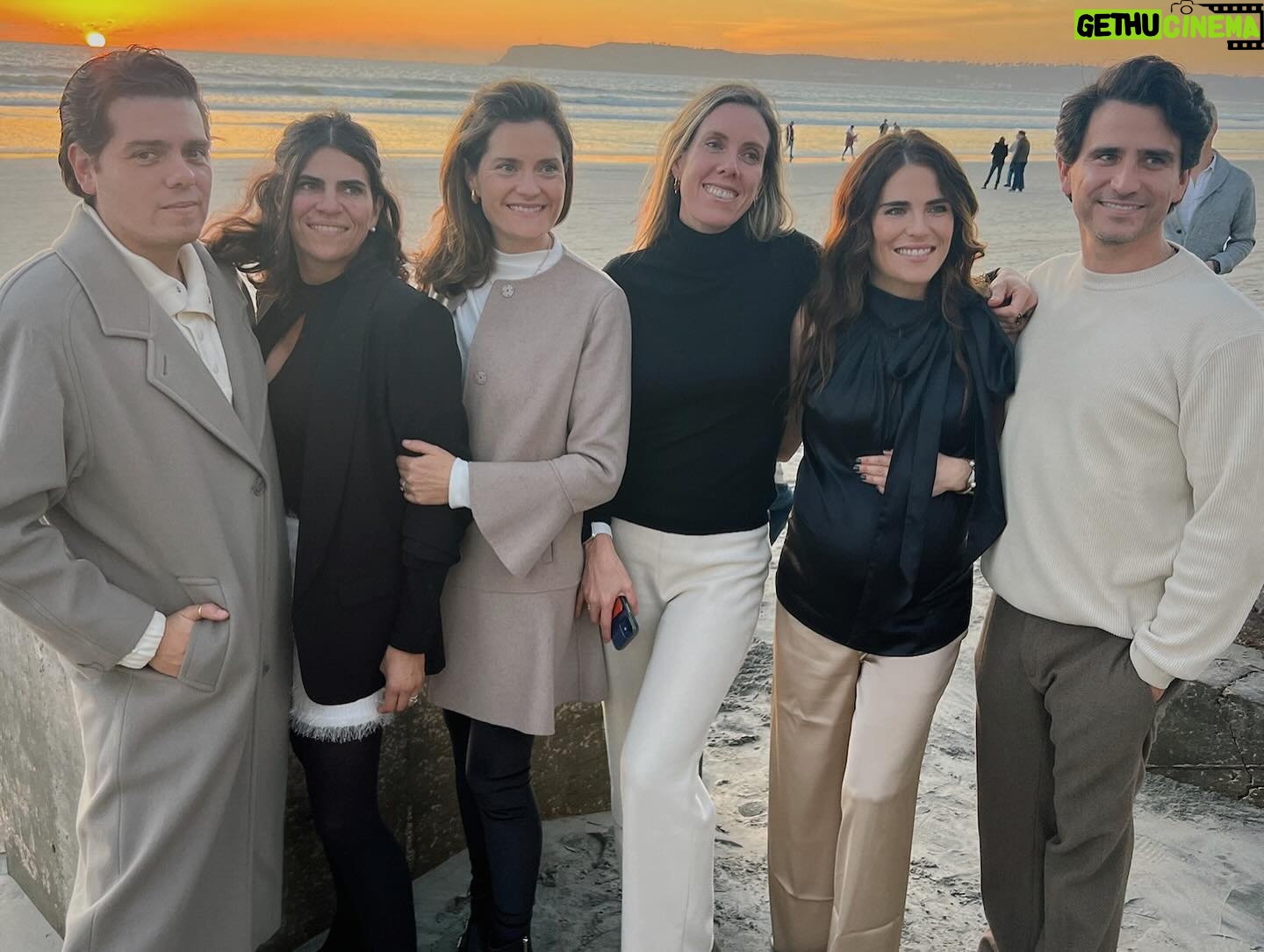 Karla Souza Instagram - Birthday & Christmas with the family 🎉🎄