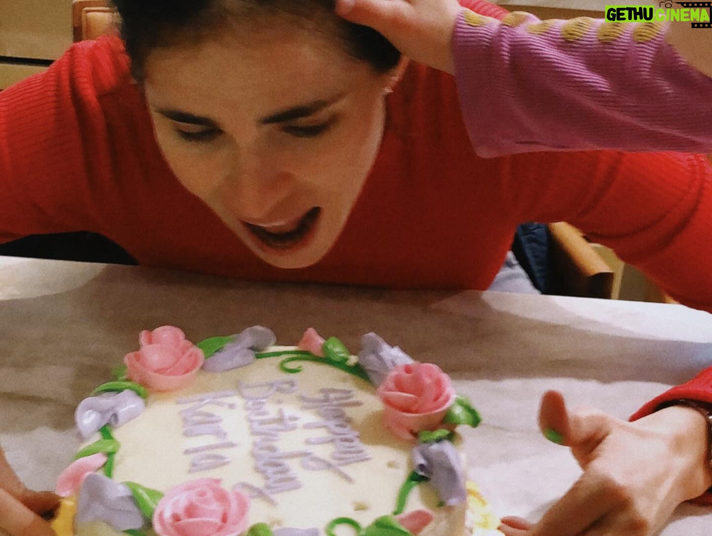 Karla Souza Instagram - Birthday & Christmas with the family 🎉🎄