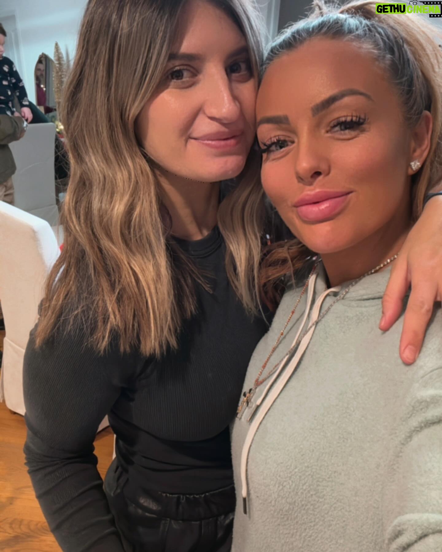 Mandy Rose Instagram - Holiday Dump πππ§βπππ»β€οΈ
Such an amazing holiday the last couple weeks spending time with my loved onesπ₯°
This year was really good to me π₯Ή Iβve been so blessed being able to be close to my family again after being on the road for 8 years. Life is too short, and honestly after losing a loved one so close to me, sometimes you have to sit back and really enjoy the little things and hold your loved ones close because you just never know. β€οΈππ»
Bringing in the New Year with gratitude, positivity and peace βπ»π«ΆπΌ