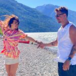 Nicolás Vázquez Instagram - Empezando el año con mi persona favorita y con amigos en el paraíso. Gracias por el cariño que nos demuestran siempre. Todo lo que nos desean a nosotros, el doble para ustedes. 
Sean felices y hagan el bien. 
Todo es más lindo. Más humor y más amor. Que arranquen con todo el 2024. 🙌🏽🤍♾️👆🏽