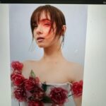 Clara Galle Instagram - Un final conlleva un comienzo! Siempre🖤 Gracias! @_noirmagazine , qué ganas de visitar México.🗝️

Menudo equipo!!!!! 
 📸: @alvarogracia
Asistente de Fotografía: @cecilia_armand_ugon
Directora de Arte / Producción: @008anadmoda800
Director/DP/Editor de Video: @_imsquid
Estilismo: @_freddyalonso (te quiero✨)
Maquillaje y Peinado: @pablomaciasr para @armanibeauty 🌷
Entrevista: @isamar.jpg
Director Editorial: @gerardangulo

Love u @cramtalent 🖤