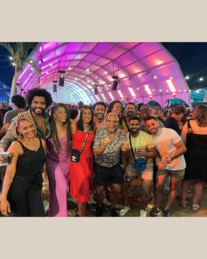 Juliana Alves Instagram - Que noite! 
Evento do querido @pretinhodaserrinha com participações mais que especiais. Muita gente de respeito em uma estrutura maravilhosa! Finalmente consegui ir, depois muitas quintas de trabalho até tarde!
Depois, show dela que eu sou muito fã! Sempre que posso vou, ela me emocionou no Rock in Rio e se supera cada vez mais! Ta um absurdo de bom o Samba da @mariaritaoficial e já tô ansiosa pro novo álbum dela!
Obrigada por tanta entrega, mariarita

@evandrorius obrigada!!! Você arrasa! Quero você na Sapucaí! ☺️🙌🏾✨✨✨✨✨✨
