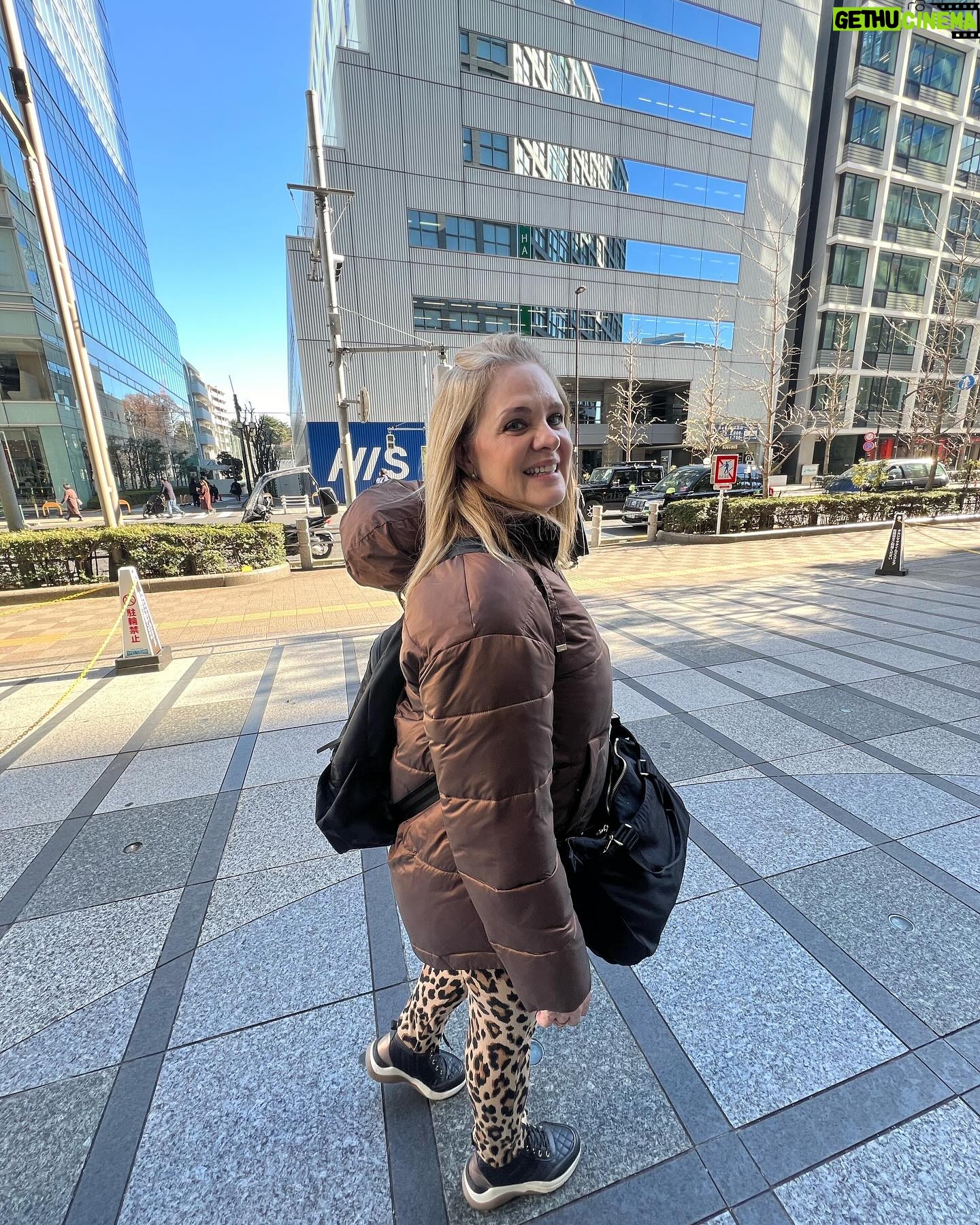 Erika Buenfil Instagram - Seguimos. Disfrutando el último día en Japón 🇯🇵