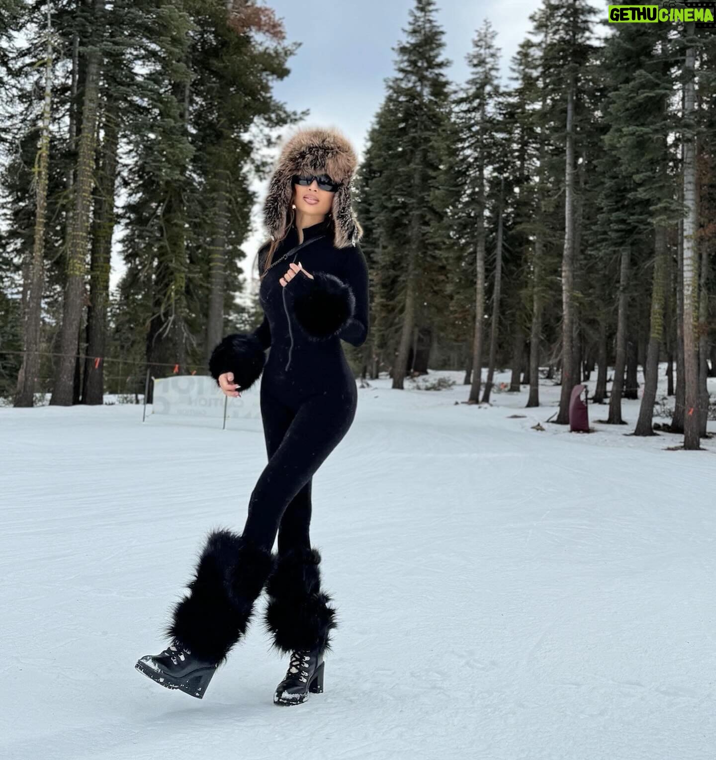 Jeannie Mai Instagram - Dang. Another year around this blazing sun.
If my story were to end right now, my heart would swell with overwhelming gratitude over how much I have already lived.
I thank God for the growth. The achievements. The lessons. All I have overcome. And most importantly- for having loved so deeply that I can love even better today than I ever have before.
My superpower is my authenticity, in not allowing life’s pains to shape me into someone I am not. Even when I am walking through the dark, I will myself not to hold onto it. Hullo. I thrive in light hunnnay ✨ I am thankful for my resilience and my sharp edges that have guided me this far. And I stay protecting my softer side, for she is to be earned❤️
There were many days I did not believe I would see another tomorrow— yet here I stand, blessed with another year, unraveling my love, lessons, and truth knowing that while I carry them, they also carry me🙏
Happy Bday me 🥳
#Fortythrive 👑
