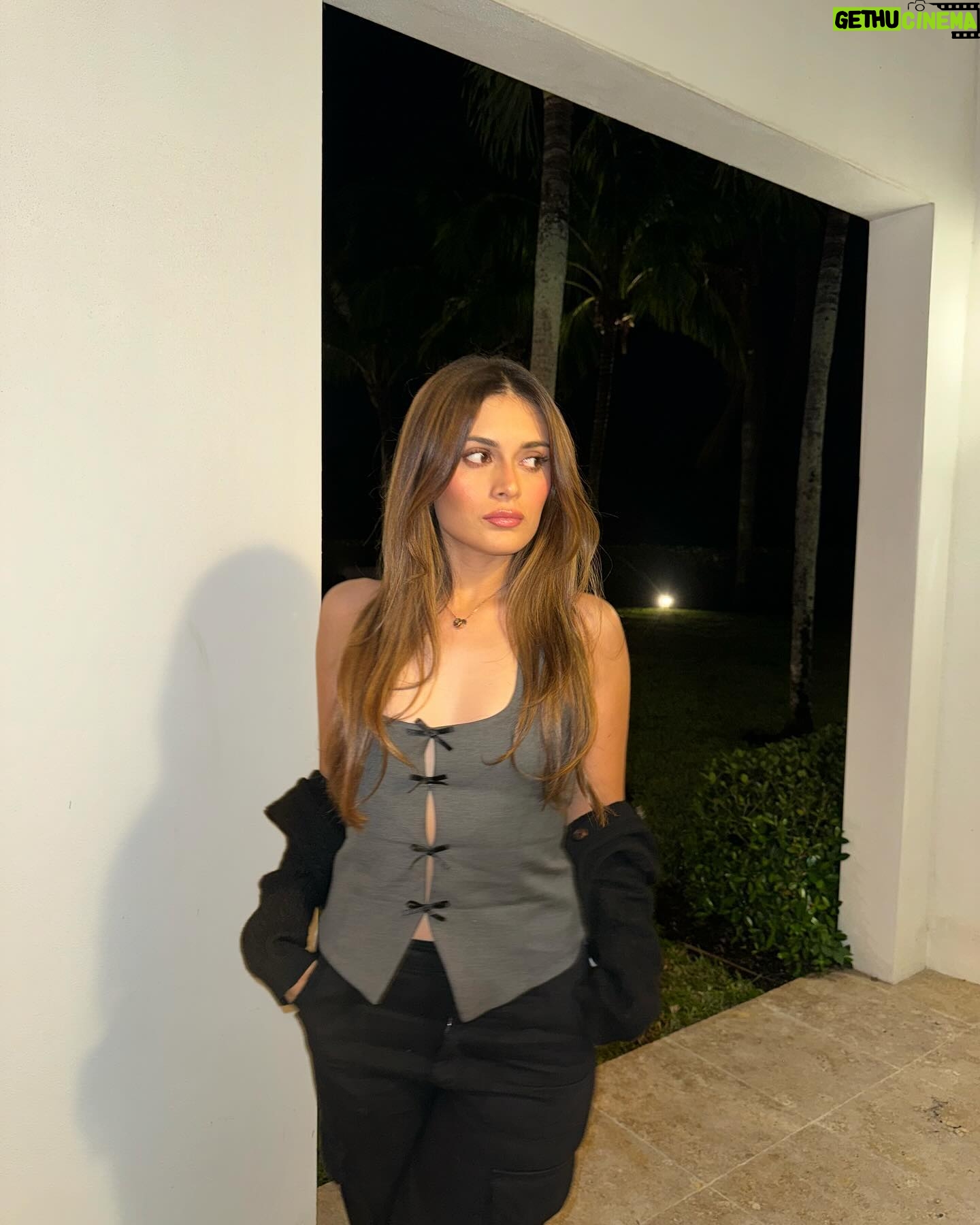 Daniela Calle Instagram - 2023: gracias, fuiste increíble ❤️🔥
2024: sé que lo mejor está por llegar😍