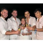 Susana Vieira Instagram – Obrigada Vidigal pelo carinho! Festa linda do @mirantedoarvrao com a linda anfitriã, minha sobrinha @biancavsack! 
Feliz Ano Novo! Vem 2024! Estou pronta pra você! 🤍🥂✨🎉