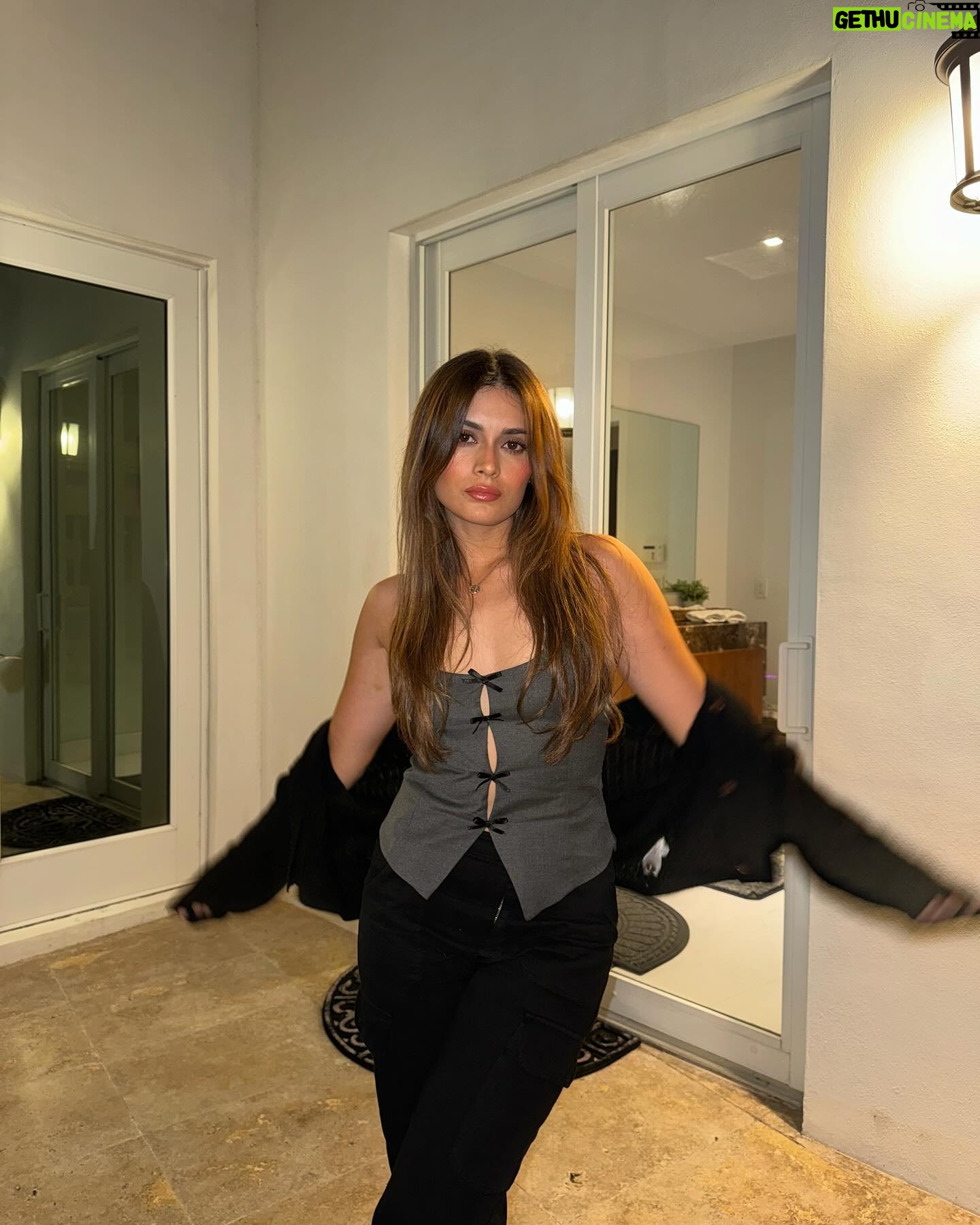 Daniela Calle Instagram - 2023: gracias, fuiste increíble ❤️🔥
2024: sé que lo mejor está por llegar😍