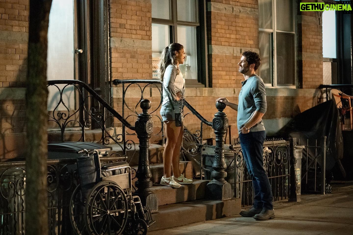 Gina Rodriguez Instagram - PLAYERS…kicking you straight in the heart nuts Valentine’s Day 2/14 on @netflix THIS CAST 😍😍😍 THIS EXPERIENCE 🔥🔥🔥 THIS MOVIE 💥💥💥 excited for you all to watch! Trailer coming soon!