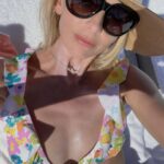 Sarah Michelle Gellar Instagram - If I’ve left you unread…. Here is why. Vacation photo dump part one