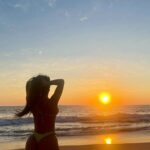 Aleida Núñez Instagram - En mi corazón y mi mente solo queda espacio para crear, estar llena de amor y gratitud  DÍA 1 #2024 🙏🙌 recuento #yoga #pazmental #gratitud #amor