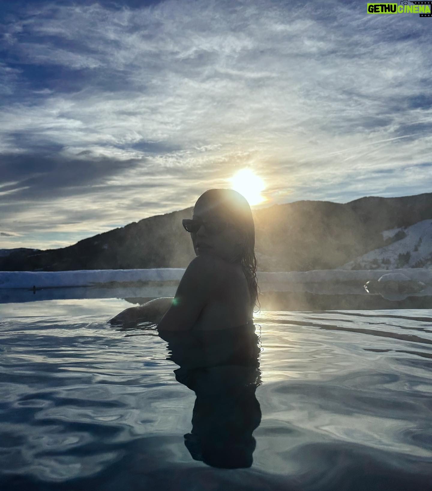 Lena Gercke Instagram - Love how much nature calms me down ποΈππ» i feel so much happier and true to myself when i can breathe in fresh air and see a clear sky ππ€ what do you prefer ? Summer or winter holidays?
