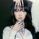 Victoria Song Instagram - @aniyerecords 🤍🖤
#官能支配