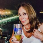 Susana Vieira Instagram – Réveillon do @mirantedoarvrao foi tudo de bom!!! 💙🥂✨🤍✨

Fotos: @patrickrosa.oficial