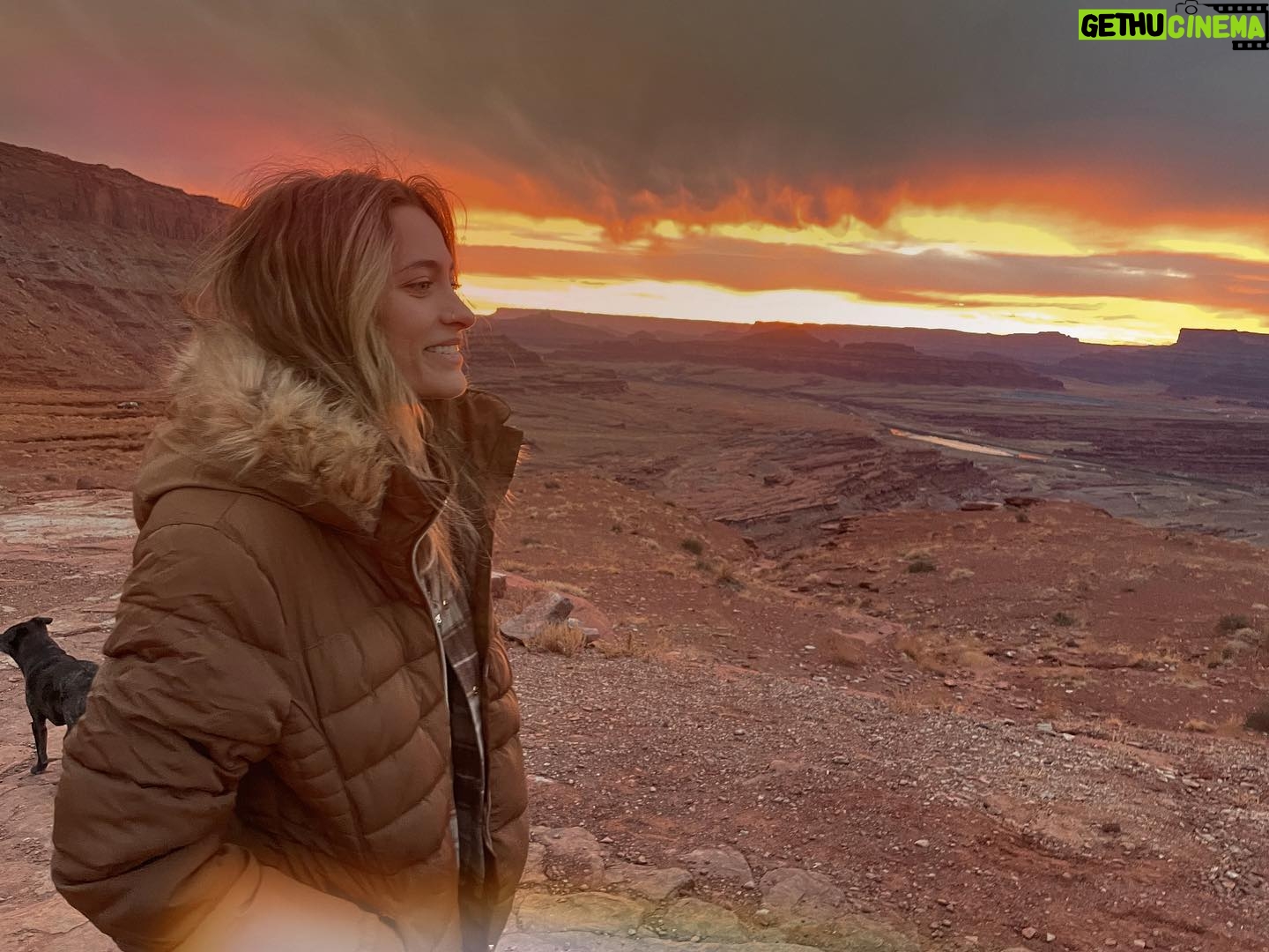 Paris Jackson Instagram - the end of the year and start of the next with good people and pretty dirt :)