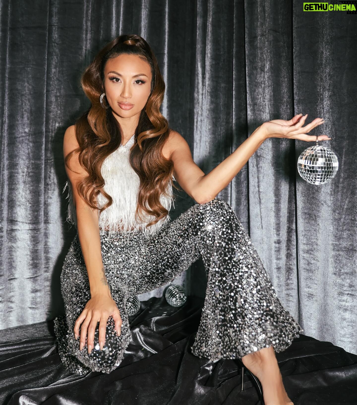Jeannie Mai Instagram - My #1 fan 🥹 (last slide) #RockinEve #HappyNewYear