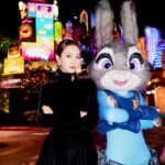 Victoria Song Instagram - 和朱迪一起💕
#疯狂动物城 #zootopia 
#上海迪士尼 #shanghaidisneyland