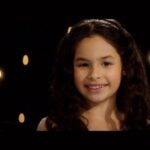 Scarlet Ortiz Instagram - #tbt 2018 comercial con mi princesa de melocotón @barbarabrianaburkle con su acento 😅 bella mi negrita! He tenido que trabajar con Bárbara en 3 comerciales y en un unitario y confieso que me puse muy nerviosa 😬 jajajja se me olvidaba que era una niña chiquita y ya yo quería que fuera toda una experta 🥹🤦🏻‍♀️🥴 que loca!!! Pero igualmente fue maravillosa verla trabajar y hacerlo tan bien! La amoooo y aunque no creo que llegue a ser actriz (no le gusta mucho) y tal vez no lleguemos a trabajar de nuevo juntas se que será una excelente profesional con el favor de Dios! Bellos recuerdos! #memories #momanddaughter #madreehija #comercial #tv #barbarabürkleortiz #scarletortiz