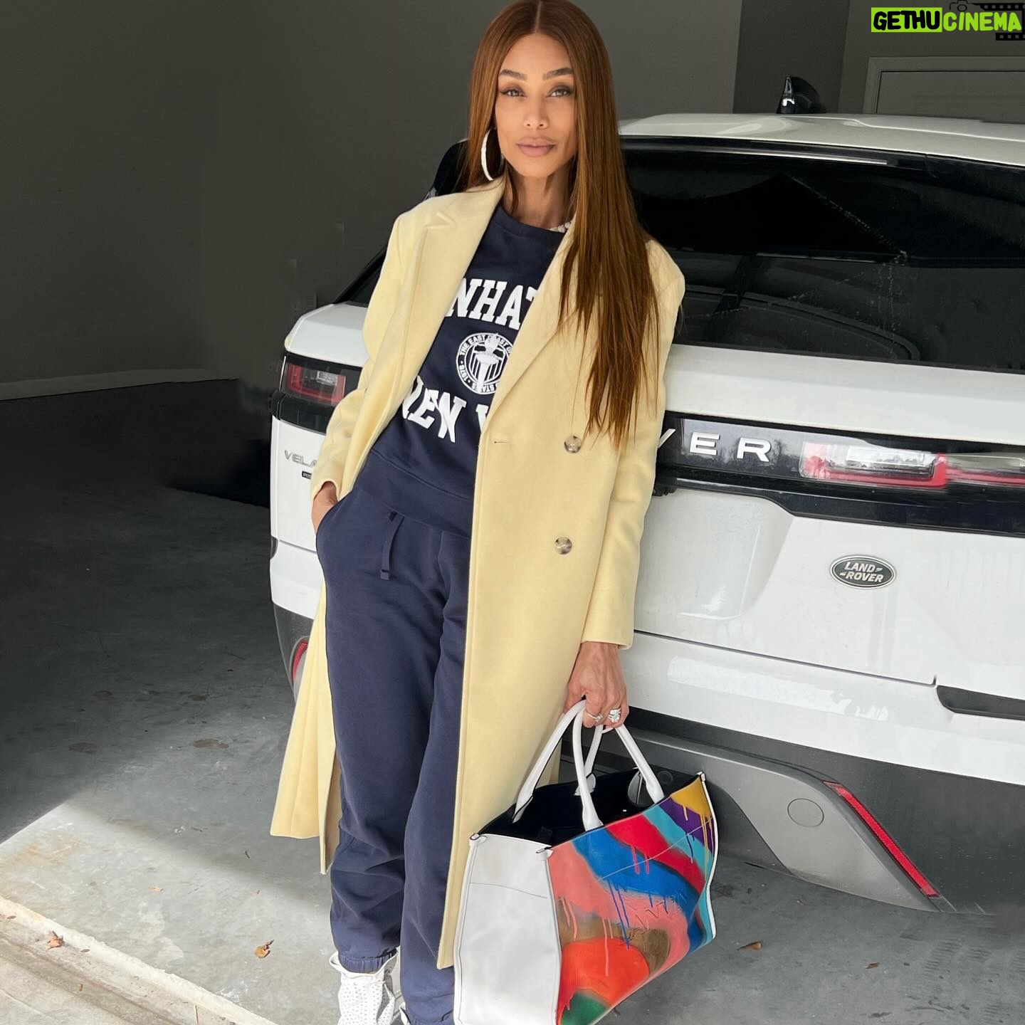 Tami Roman Instagram - In 2024, you’ve got to rebuke your unnatural allegiance to losers 😂 I prefer the winning team 💯