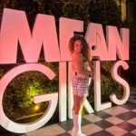Sofie Dossi Instagram - On Wednesdays we wear pink💗 @meangirls