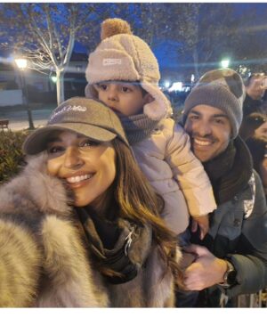 Paula Echevarría Instagram - Muchas emociones para un solo día!

Feliz noche de Reyes! Con niños pequeños la ilusión está a tope!💫♥️

#nochedereyes 👑👑👑