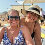 Susana Vieira Instagram - Oi! Hoje eu quero apresentar minha secretária particular CIDA!!!! Ela cuida de mim, de meus filhos, das minhas contas e de meus modos !!!! Feliz ano minha amada !!!! Obrigada por tudo !!! Vc vale ouro!!! Gratidão 🌹❤️🎊🎂🎆