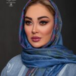 Elham Hamidi Instagram - .
درست میشود …
آفتاب می تابد
شاخه ها جوانه می زنند
و تمامِ شکوفه های در انتظار , متولد خواهند شد..
نور حتی اگر به قدرِ روزنه ای باشد
و بهار، هزار هزار زمستان را سبز می کند.
.
.
ممنون از حدیث عزیزم بابت میکاپ زیبایی که انجام دادن ❤️🙏🏻
@hadiseinali 
.
.
.

#امید #زمستان #بهار #خورشید