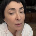 Lolita Milyavskaya Instagram - Я немного мертвенькая от усталости), но когда поднимешь голову и тебя не раздражают треснутые стёкла в куполе балкона), сразу жизнь налаживается.⁣⁣⠀
Я попросила у Евгении разрешение опубликовать ссылку и с удовольствием это делаю! Сайт: пленка-витраж.рф!⁣⁣⠀
Женя, Вы настоящий Художник ( не люблю фиминитивы) и интеллигентнейший человек!! Дай Вам Бог много заказов❤️‼️⁣⁣⠀
С уважением к очень трудной работе и к Вашей бригаде🙏