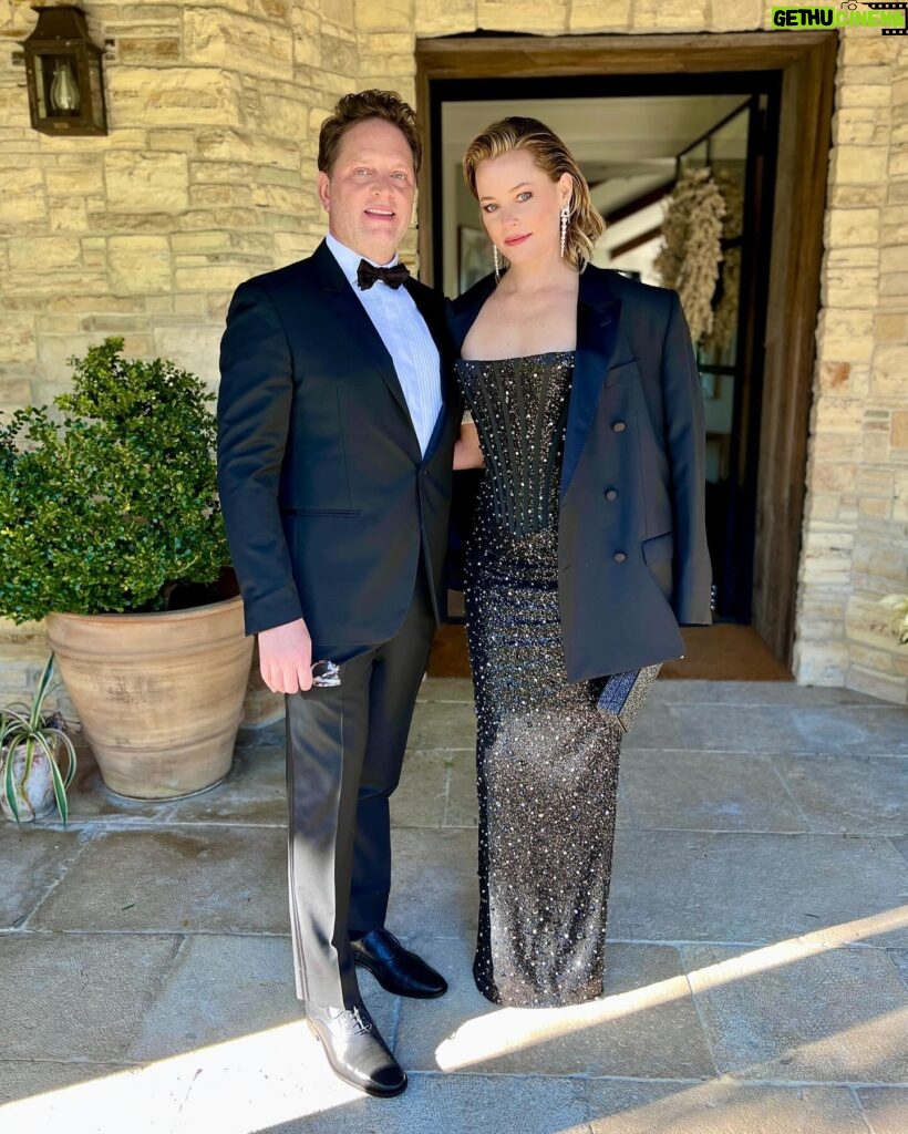 Elizabeth Banks Instagram - Off to present at the @goldenglobes in @dolcegabbana 🖤 Tune in at 8 ET | 5 PT on @cbstv and stream on @ParamountPlus #GoldenGlobes

Styling: @erinwalshstyle 
Hair: @claytonhawkins
Hair assist: @travyboyhair
Makeup: @adambreuchaud
Dress: @dolcegabbana
Jewelry: @messika